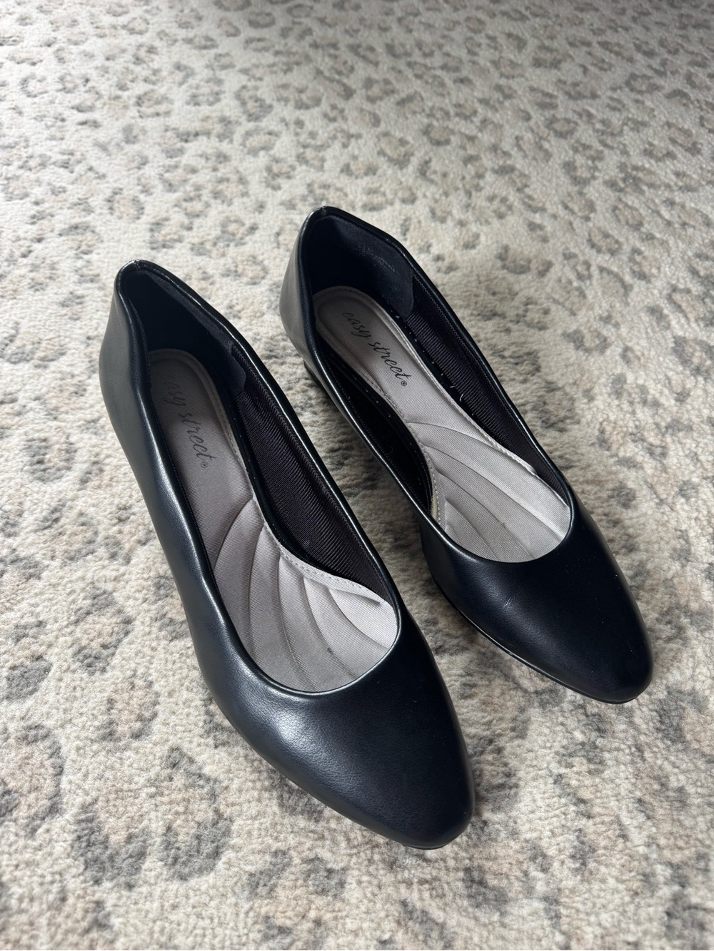 City Streets Black Pointed-Toe Slip-On Flats